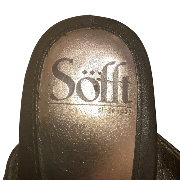 SOFFT SLIP ON BLACK SANDALS/ STRAPPY WITH GOLD HOOP DETAILS/ 4” HEEL/Size 6M - Picture 10 of 12